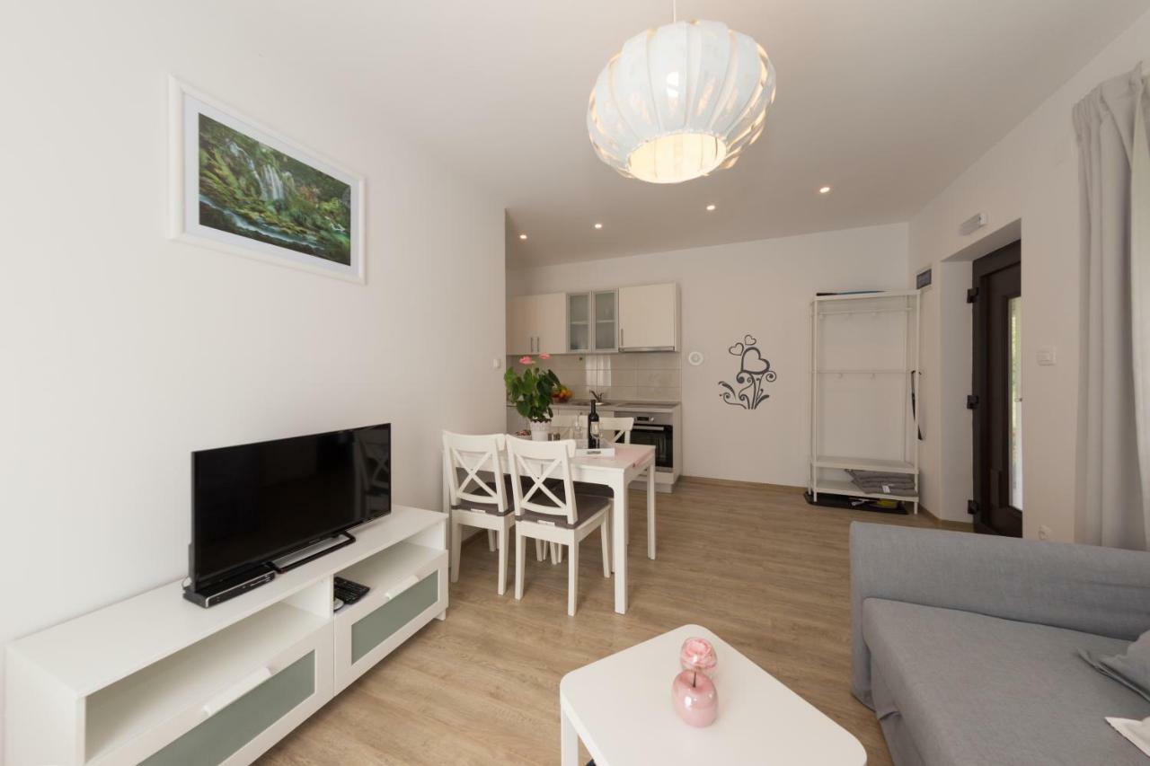 Rudanovac Plitvice Retreat Apartments מראה חיצוני תמונה